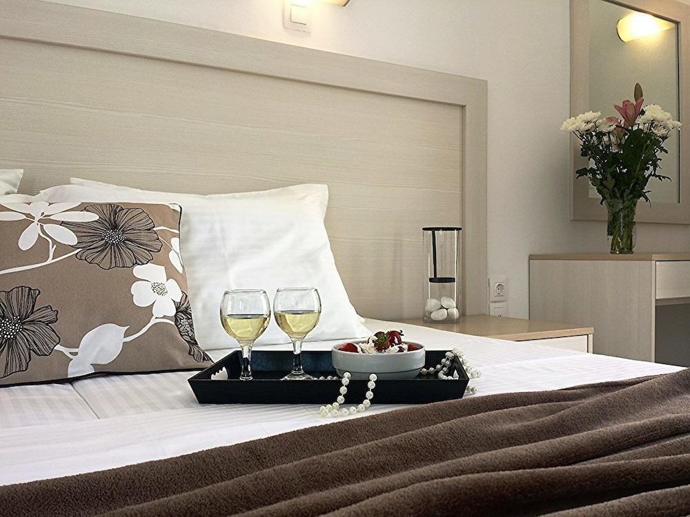 Crown Apartments 卡莱维斯 外观 照片